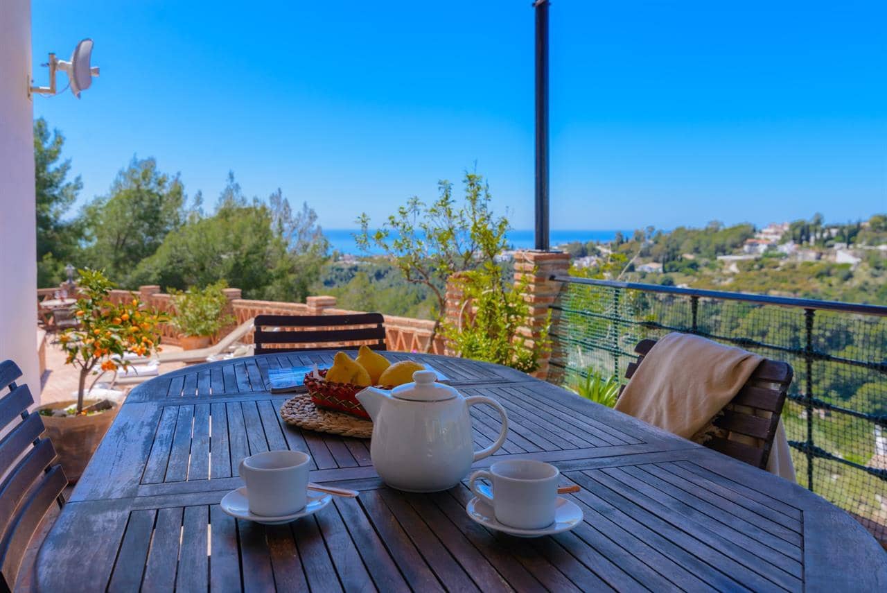 2 bedroom Villa for sale in Frigiliana with pool - € 430,000 (Ref: 9508512)