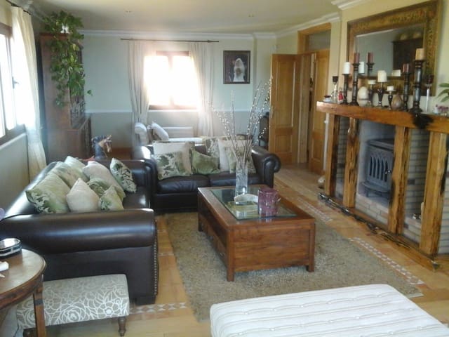 5 slaapkamer Villa te koop in Roque del Conde, Adeje met zwembad garage - € 1.595.000 (Ref: 2328484)