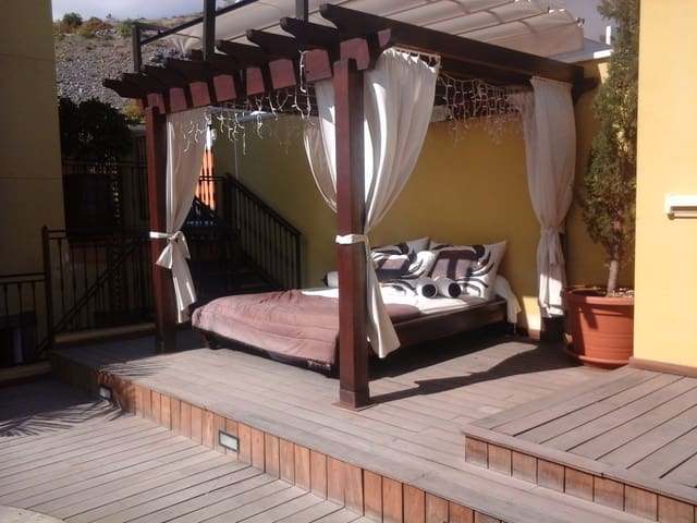 5 slaapkamer Villa te koop in Roque del Conde, Adeje met zwembad garage - € 1.595.000 (Ref: 2328484)