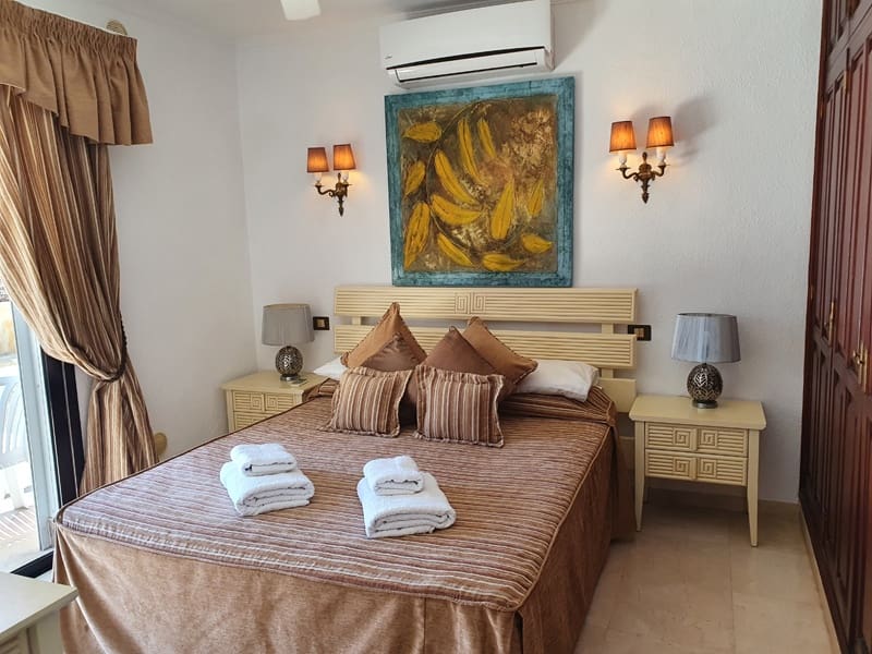 3 bedroom Villa for sale in Los Gigantes with pool - € 575,000 (Ref: 6269505)