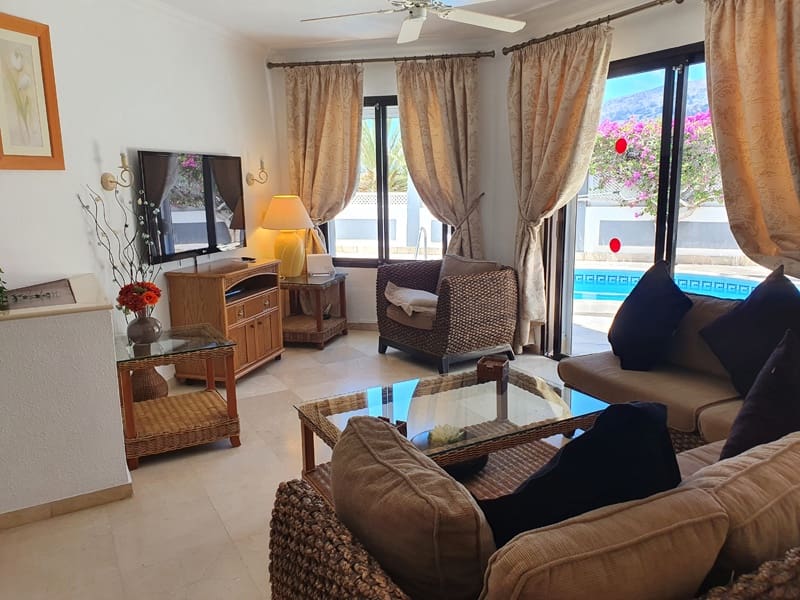 3 bedroom Villa for sale in Los Gigantes with pool - € 575,000 (Ref: 6269505)