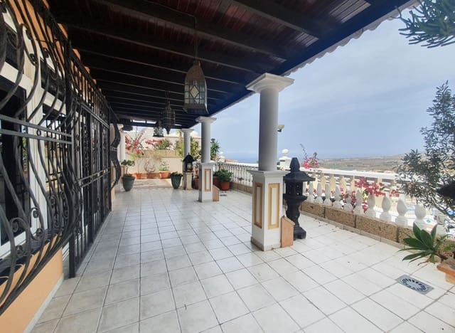 4 slaapkamer Villa te koop in Torviscas, Adeje met zwembad - € 1.200.000 (Ref: 7468776)