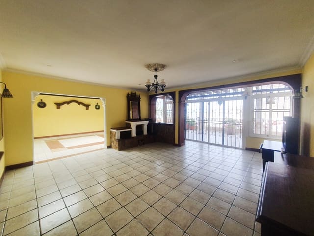 4 slaapkamer Villa te koop in Torviscas, Adeje met zwembad - € 1.200.000 (Ref: 7468776)