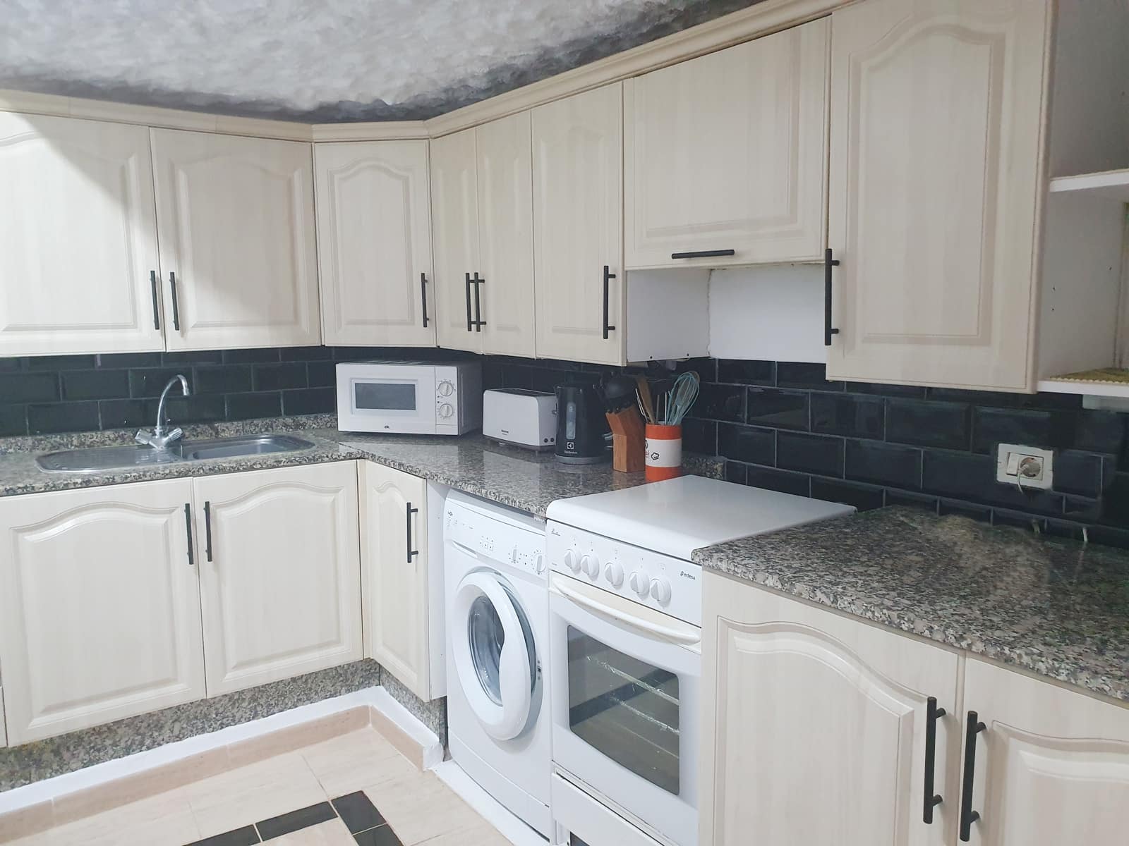 4 soveværelse Byhus til salg i San Miguel de Abona med swimmingpool - € 370.000 (Ref: 7829169)