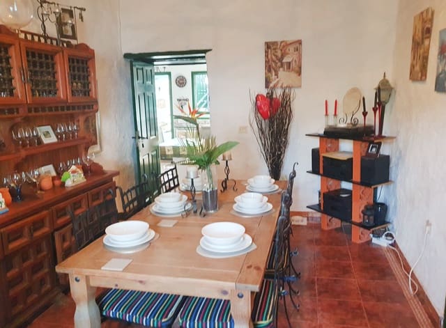 4 Zimmer Haus zu verkaufen in San Miguel de Abona mit Pool - 370.000 € (Ref: 7829169)