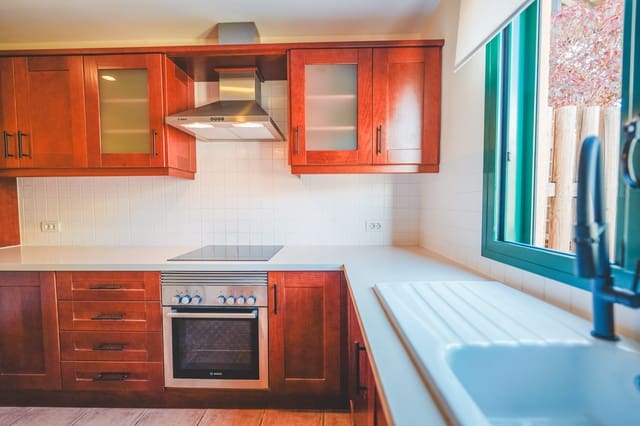 3 slaapkamer Rijtjeshuis te koop in Golf del Sur, San Miguel de Abona met zwembad - € 420.000 (Ref: 7904231)