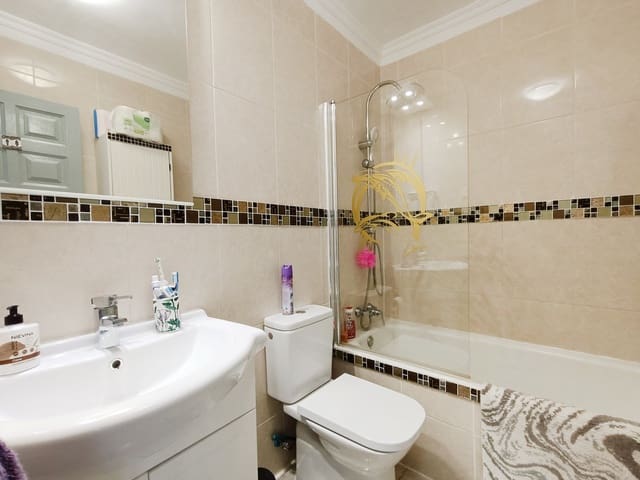 Apartamento de 2 habitaciones en Amarilla Golf, San Miguel de Abona en venta con piscina - 269.900 € (Ref: 8533791)