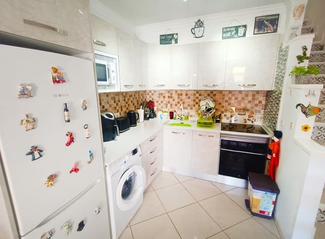 Apartamento de 2 habitaciones en Amarilla Golf, San Miguel de Abona en venta con piscina - 269.900 € (Ref: 8533791)