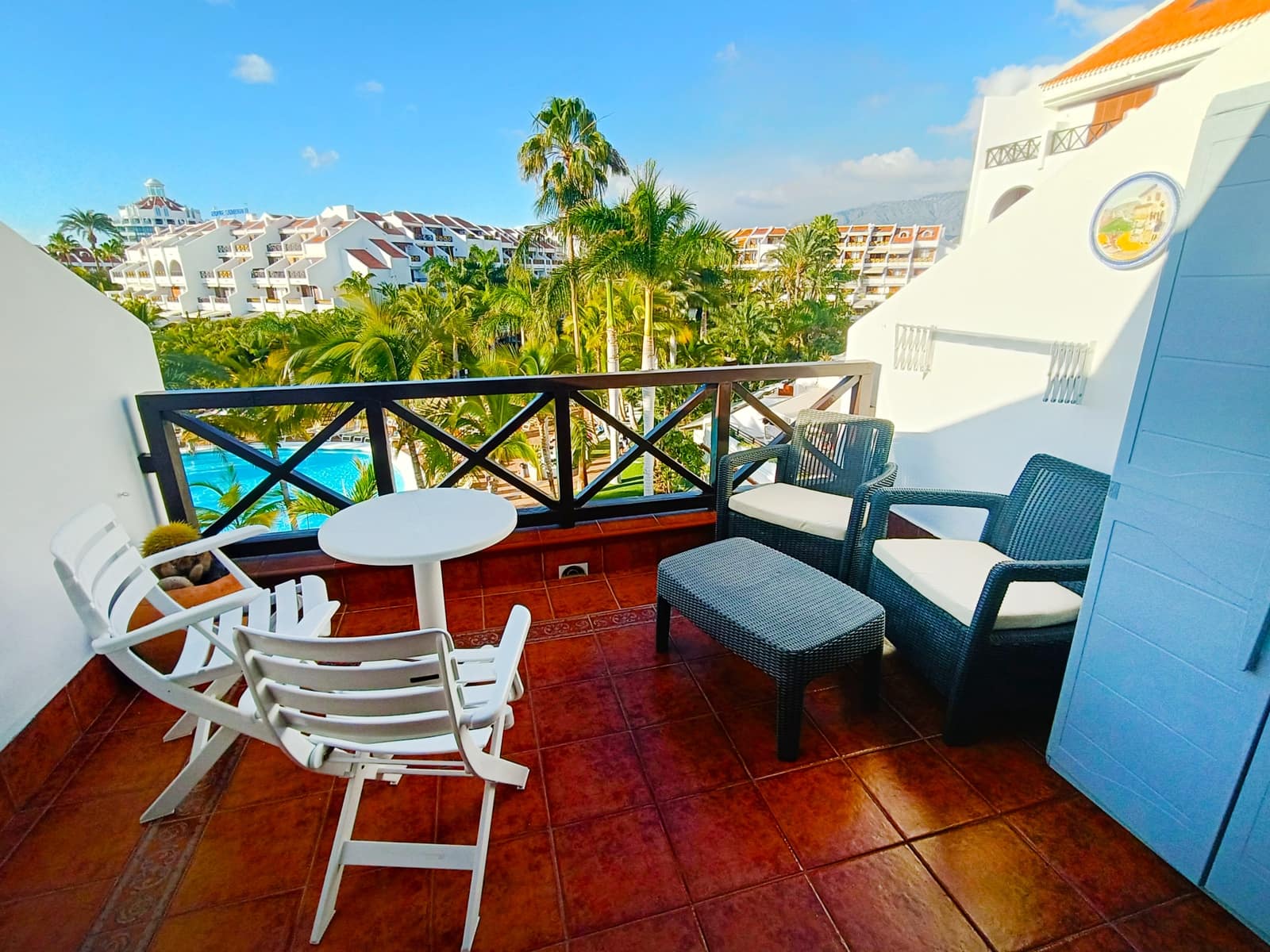 1 bedroom Apartment for sale in Playa de las Americas with pool - € 499,000 (Ref: 8864609)