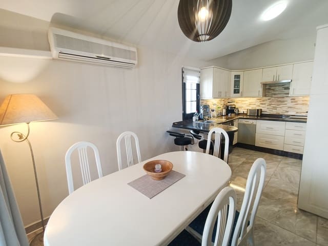 2 slaapkamer Appartement te koop in Amarilla Golf, San Miguel de Abona met zwembad - € 260.000 (Ref: 9113951)