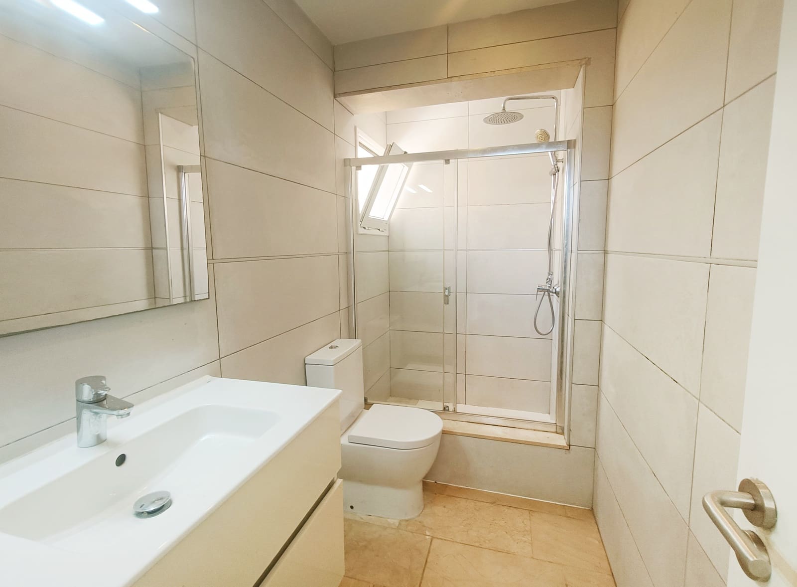 3 sypialnia Dom blizniak na sprzedaż w El Madronal z basenem garażem - 820 000 € (Ref: 9197548)