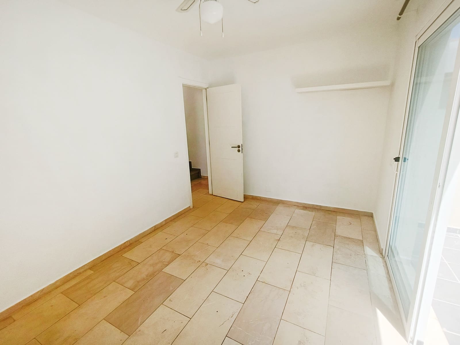 3 sypialnia Dom blizniak na sprzedaż w El Madronal z basenem garażem - 820 000 € (Ref: 9197548)