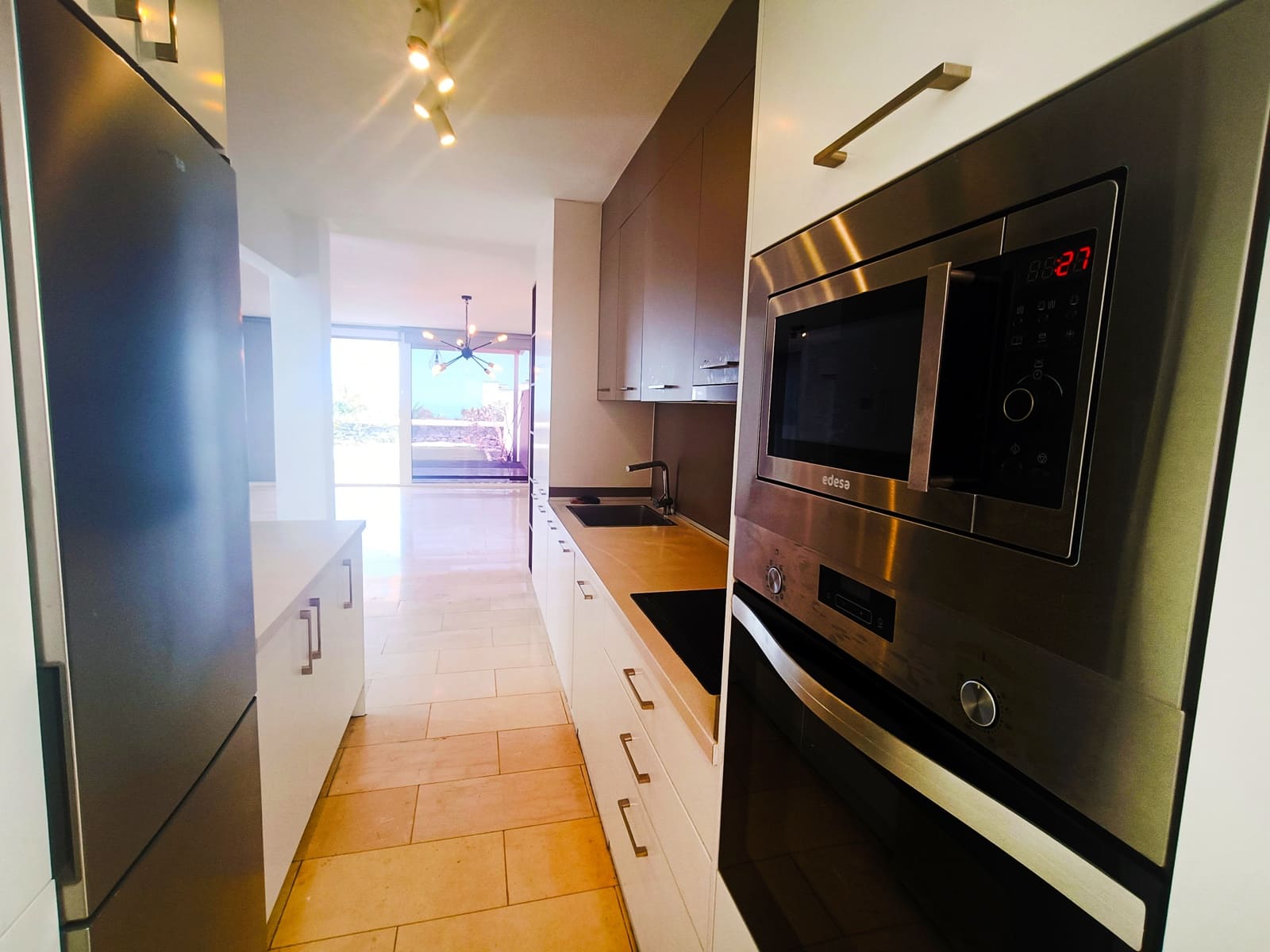 3 sypialnia Dom blizniak na sprzedaż w El Madronal z basenem garażem - 820 000 € (Ref: 9197548)