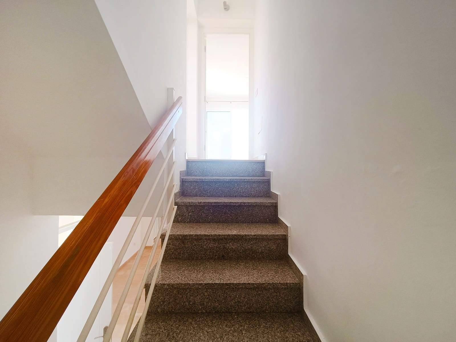 3 sypialnia Dom blizniak na sprzedaż w El Madronal z basenem garażem - 820 000 € (Ref: 9197548)