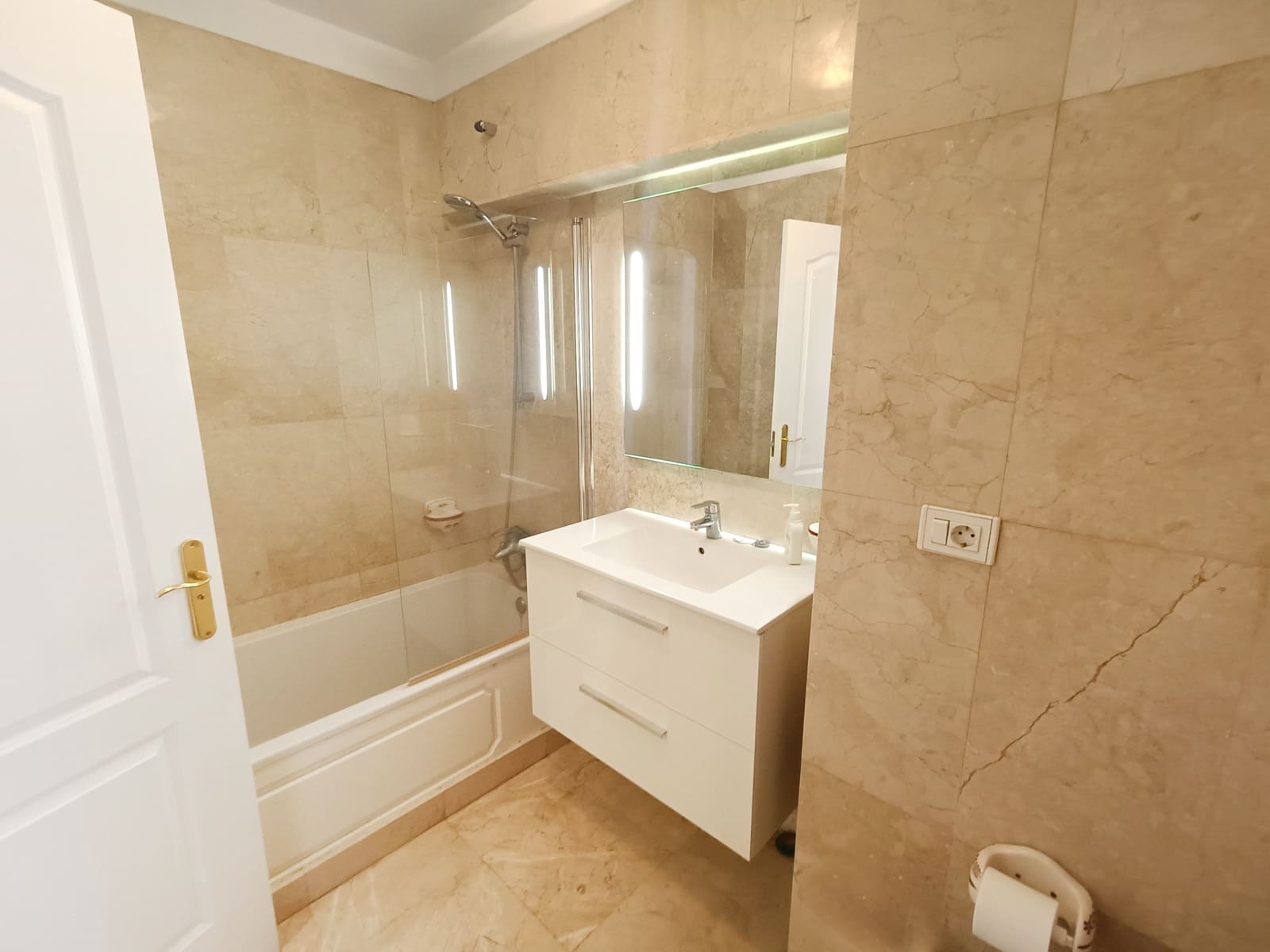 Ático de 3 habitaciones en Golf del Sur en venta con piscina - 395.000 € (Ref: 9200315)