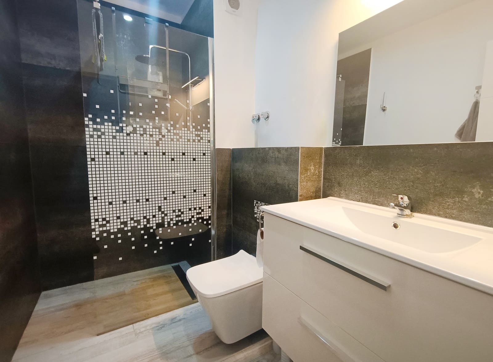 2 slaapkamer Appartement te koop in Cabo Blanco met zwembad - € 199.500 (Ref: 9310543)