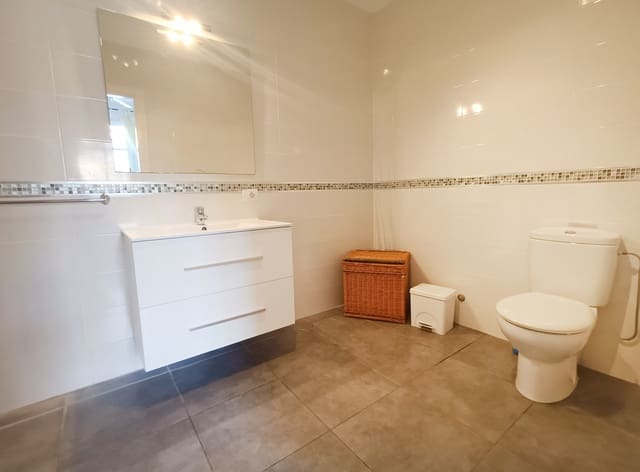 Apartamento de 4 habitaciones en Golf del Sur, San Miguel de Abona en venta con piscina - 330.000 € (Ref: 9355446)