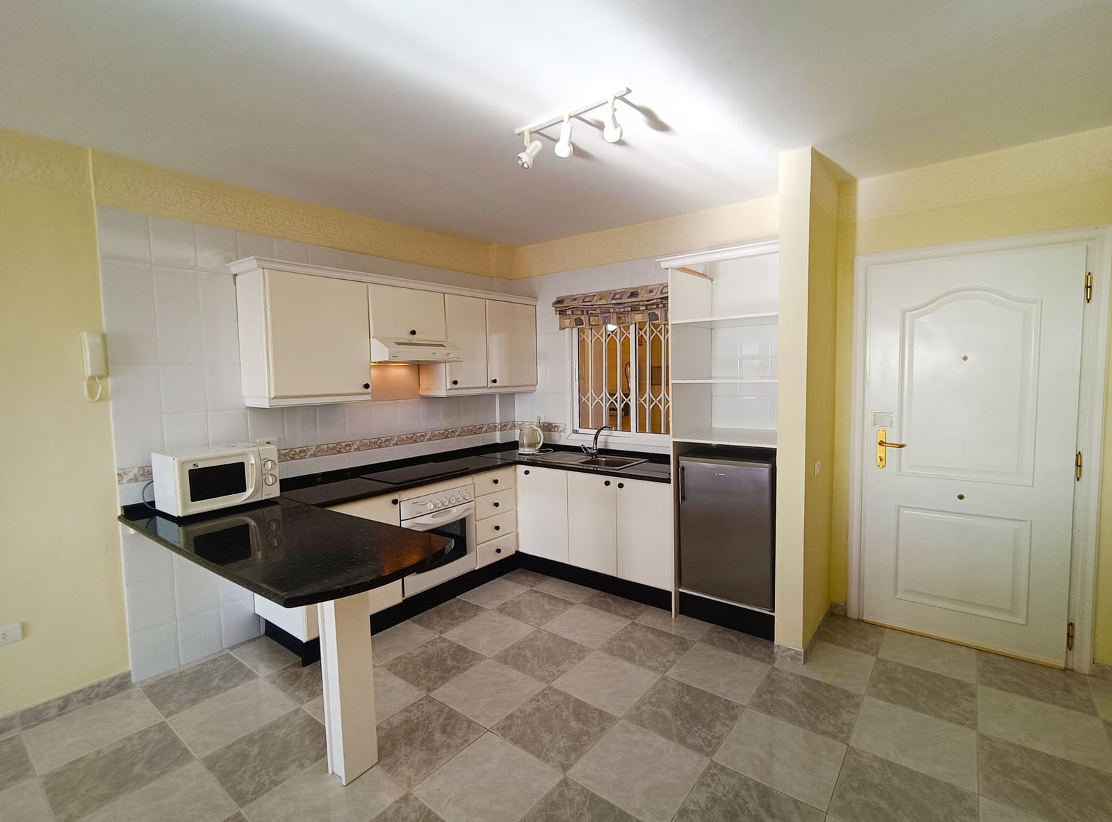 2 bedroom Apartment for sale in Golf del Sur with pool - € 370,000 (Ref: 9501807)