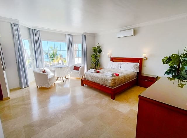 5 soverom Villa til salgs i Roque del Conde, Adeje med svømmebasseng - € 1 900 000 (Ref: 9618872)