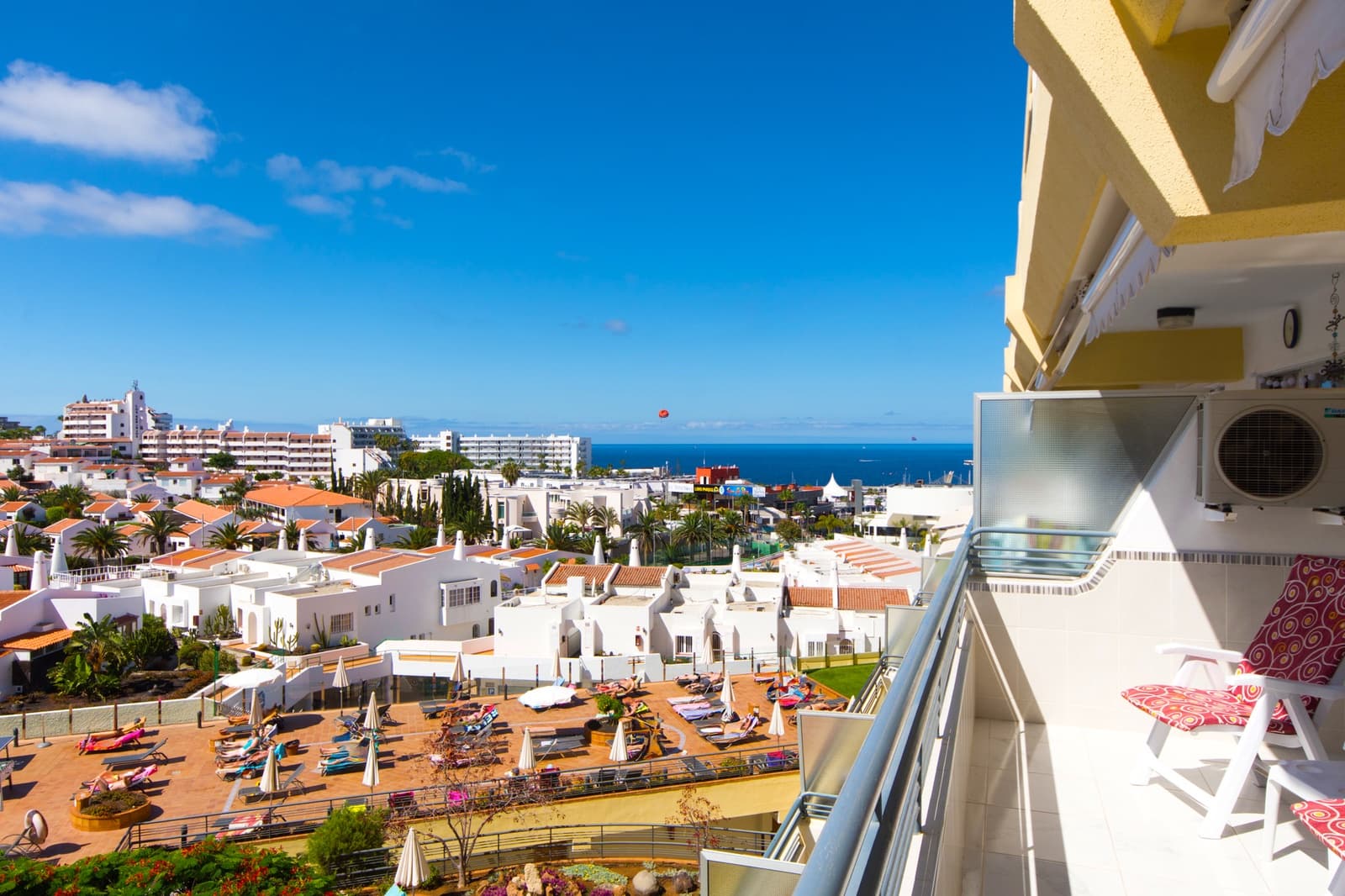 Apartamento de 1 habitación en Costa Adeje en venta con piscina - 289.000 € (Ref: 9665779)