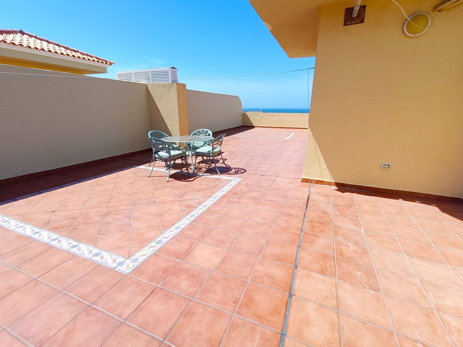 3 sovrum Takvåning till salu i Golf del Sur med pool garage - 349 500 € (Ref: 9783035)