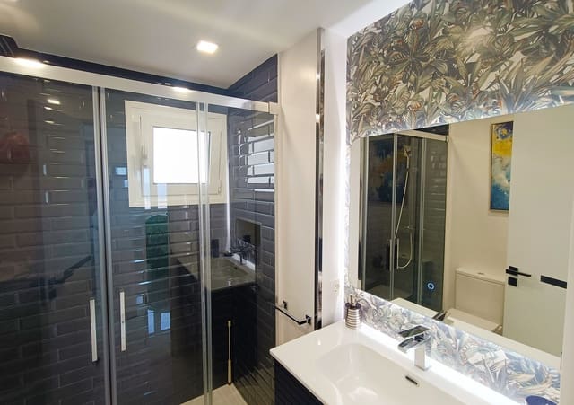 Apartamento de 3 habitaciones en San Eugenio Bajo, Adeje en venta con piscina garaje - 519.000 € (Ref: 9835969)