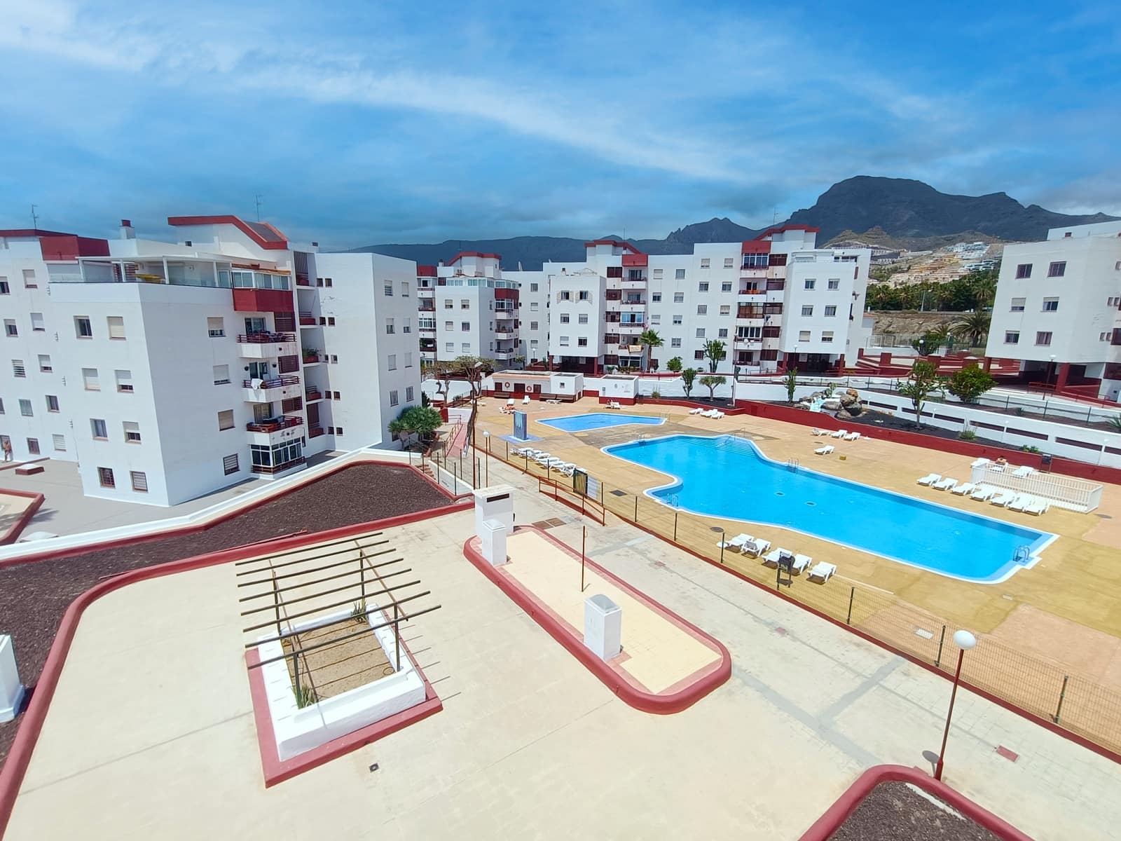 Apartamento de 3 habitaciones en Costa Adeje en venta con piscina garaje - 519.000 € (Ref: 9835969)