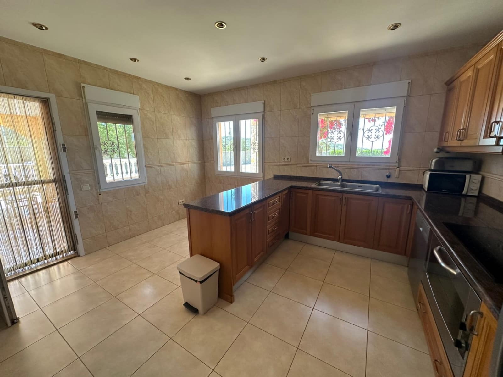 3 bedroom Villa for sale in Alcossebre with pool garage - € 590,000 (Ref: 3405569)