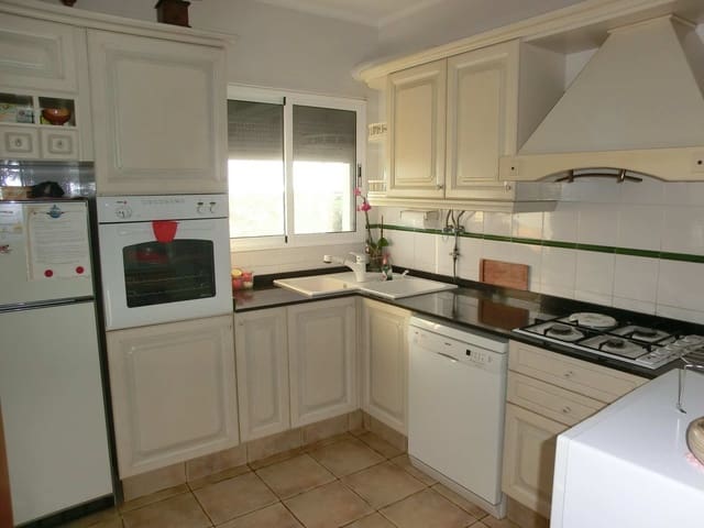 4 soveværelse Villa til salg i Alcossebre, Alcalá de Xivert med swimmingpool garage - € 350.000 (Ref: 4924628)