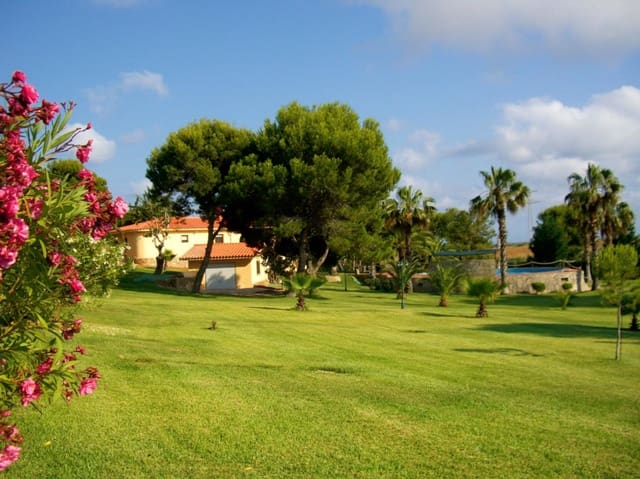 4 bedroom Villa for sale in Alcossebre, Alcalá de Xivert with pool garage - € 690,000 (Ref: 5144227)