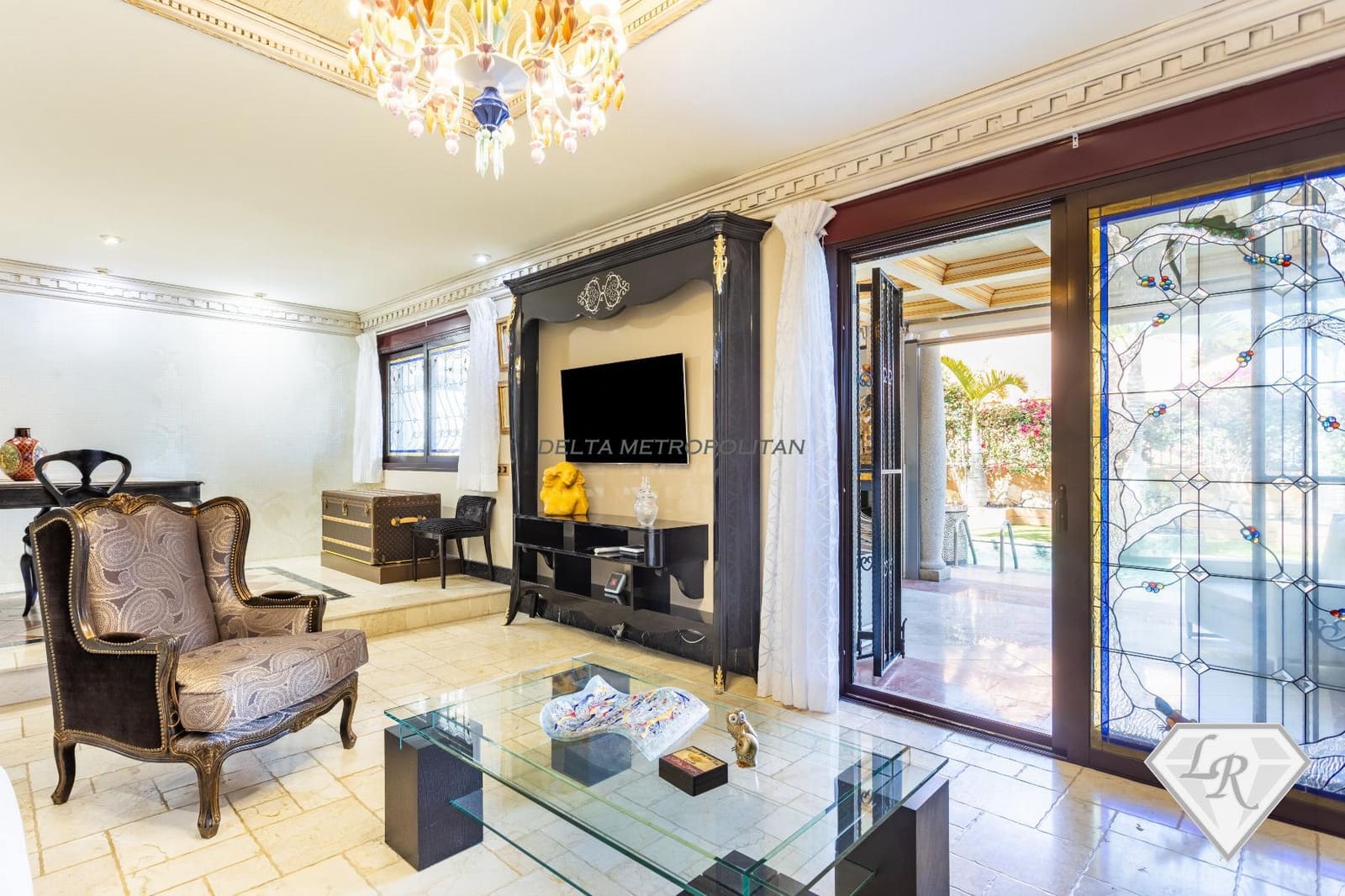 4 bedroom Villa for sale in Los Cristianos with pool garage - € 2,450,000 (Ref: 10008064)