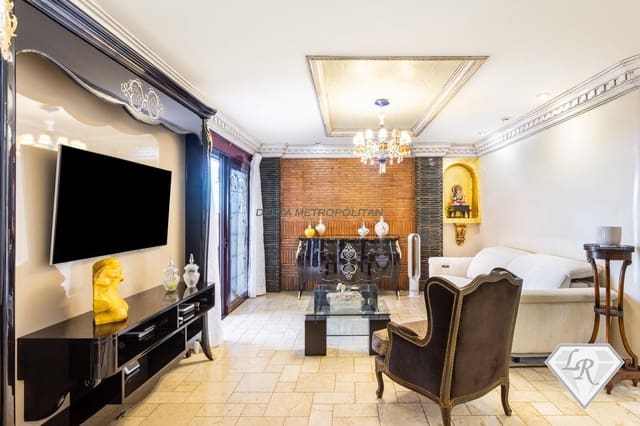 4 sypialnia Willa na sprzedaż w Los Cristianos, Arona z basenem garażem - 2 450 000 € (Ref: 10008064)