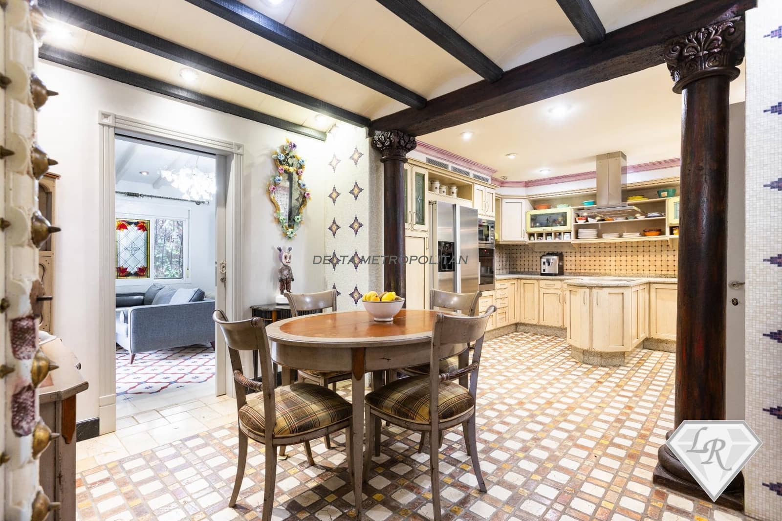 4 bedroom Villa for sale in Los Cristianos with pool garage - € 2,450,000 (Ref: 10008064)