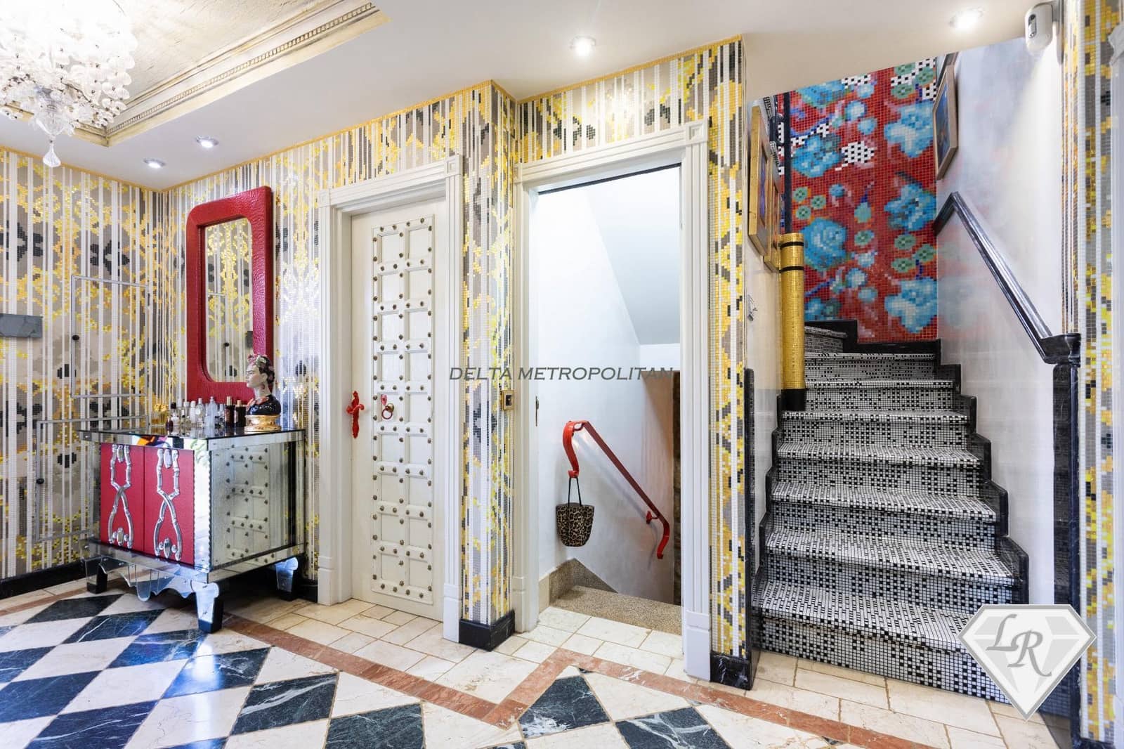 4 bedroom Villa for sale in Los Cristianos with pool garage - € 2,450,000 (Ref: 10008064)