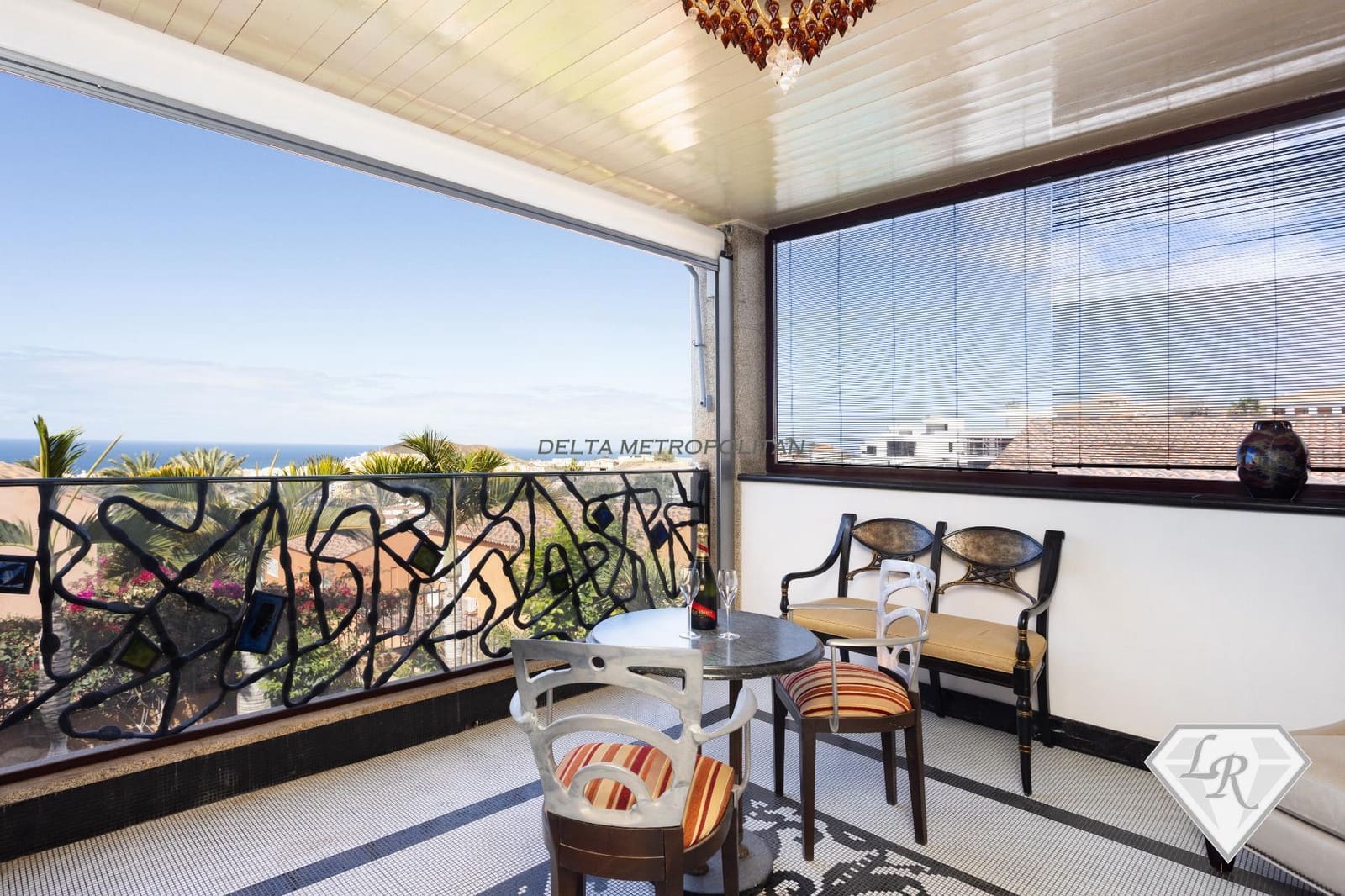 4 bedroom Villa for sale in Los Cristianos with pool garage - € 2,450,000 (Ref: 10008064)