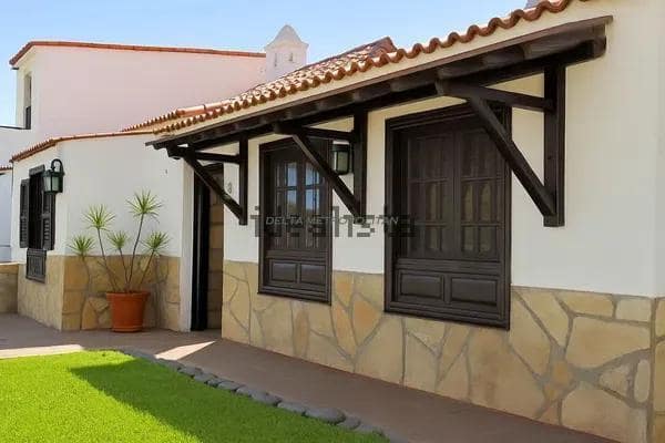 4 Zimmer Villa zu verkaufen in Golf del Sur mit Pool Garage - 465.000 € (Ref: 10077222)