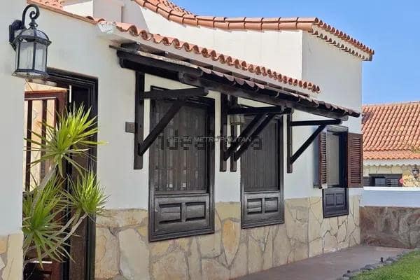 4 Zimmer Villa zu verkaufen in Golf del Sur mit Pool Garage - 465.000 € (Ref: 10077222)
