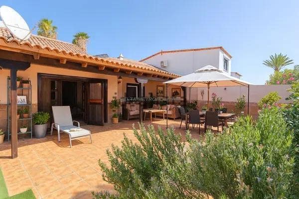 4 Zimmer Villa zu verkaufen in Golf del Sur mit Pool Garage - 465.000 € (Ref: 10077222)