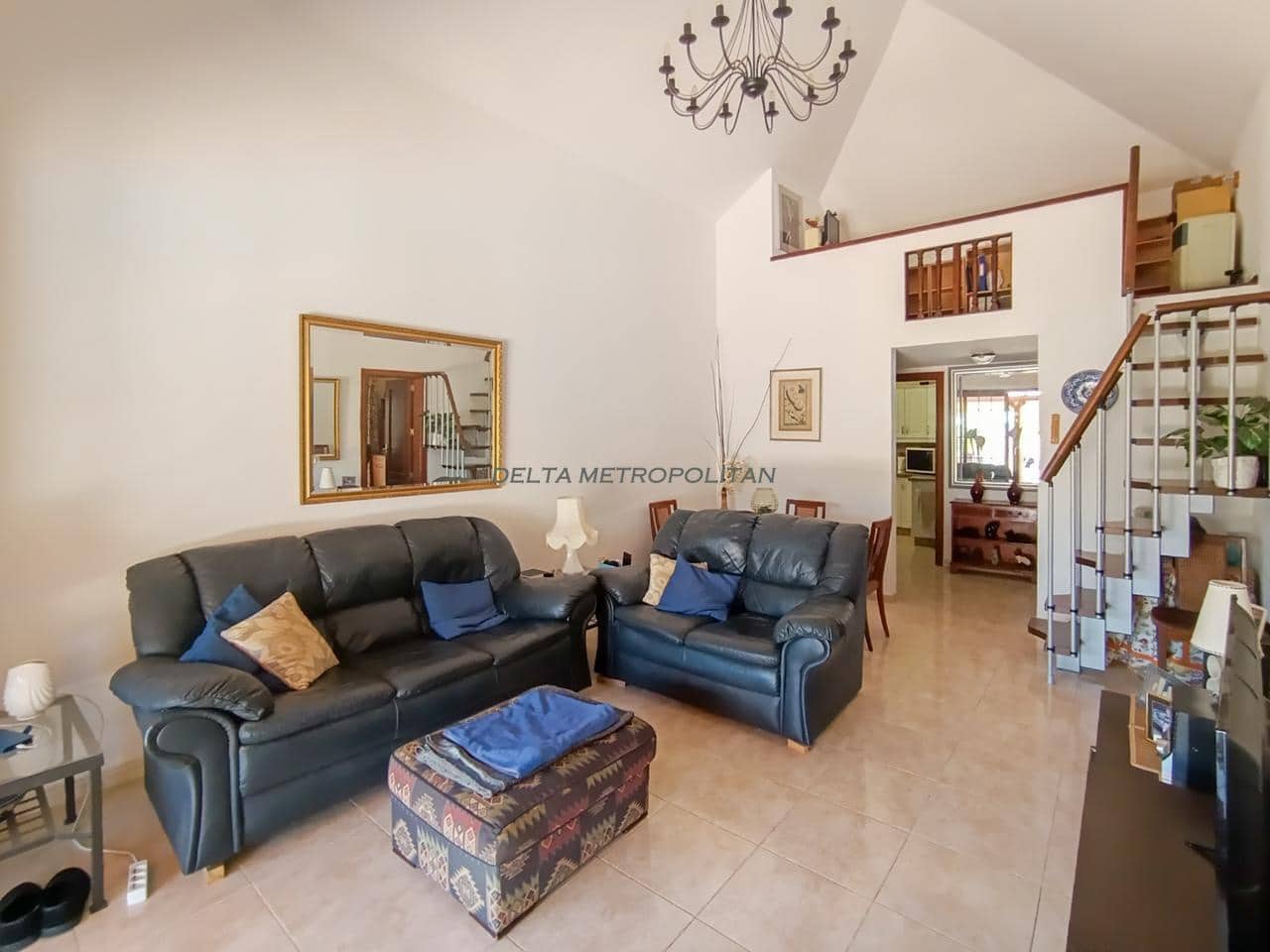3 soveværelse Villa til salg i Parque de la Reina med swimmingpool garage - € 625.000 (Ref: 5734808)