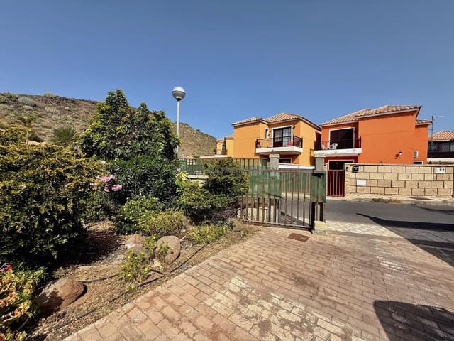 3 slaapkamer Villa te koop in Parque de la Reina, Arona met zwembad garage - € 625.000 (Ref: 5734808)