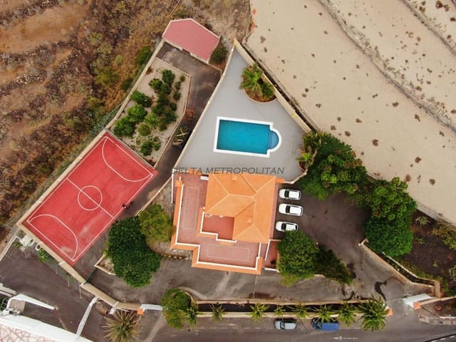 4 chambre Villa/Maison à vendre à Las Zocas, San Miguel de Abona avec piscine garage - 1 280 000 € (Ref: 7860290)