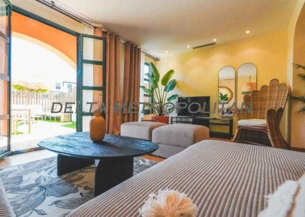 3 sypialnia Willa na sprzedaż w San Miguel de Abona z basenem garażem - 460 000 € (Ref: 8590101)