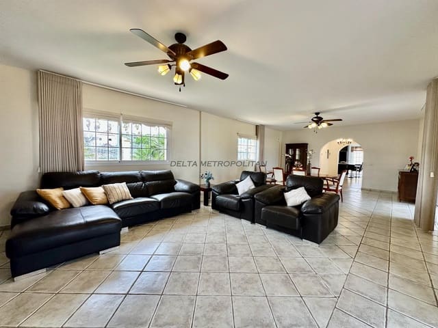 4 chambre Villa/Maison à vendre à Golf del Sur, San Miguel de Abona avec piscine garage - 1 600 000 € (Ref: 8830415)