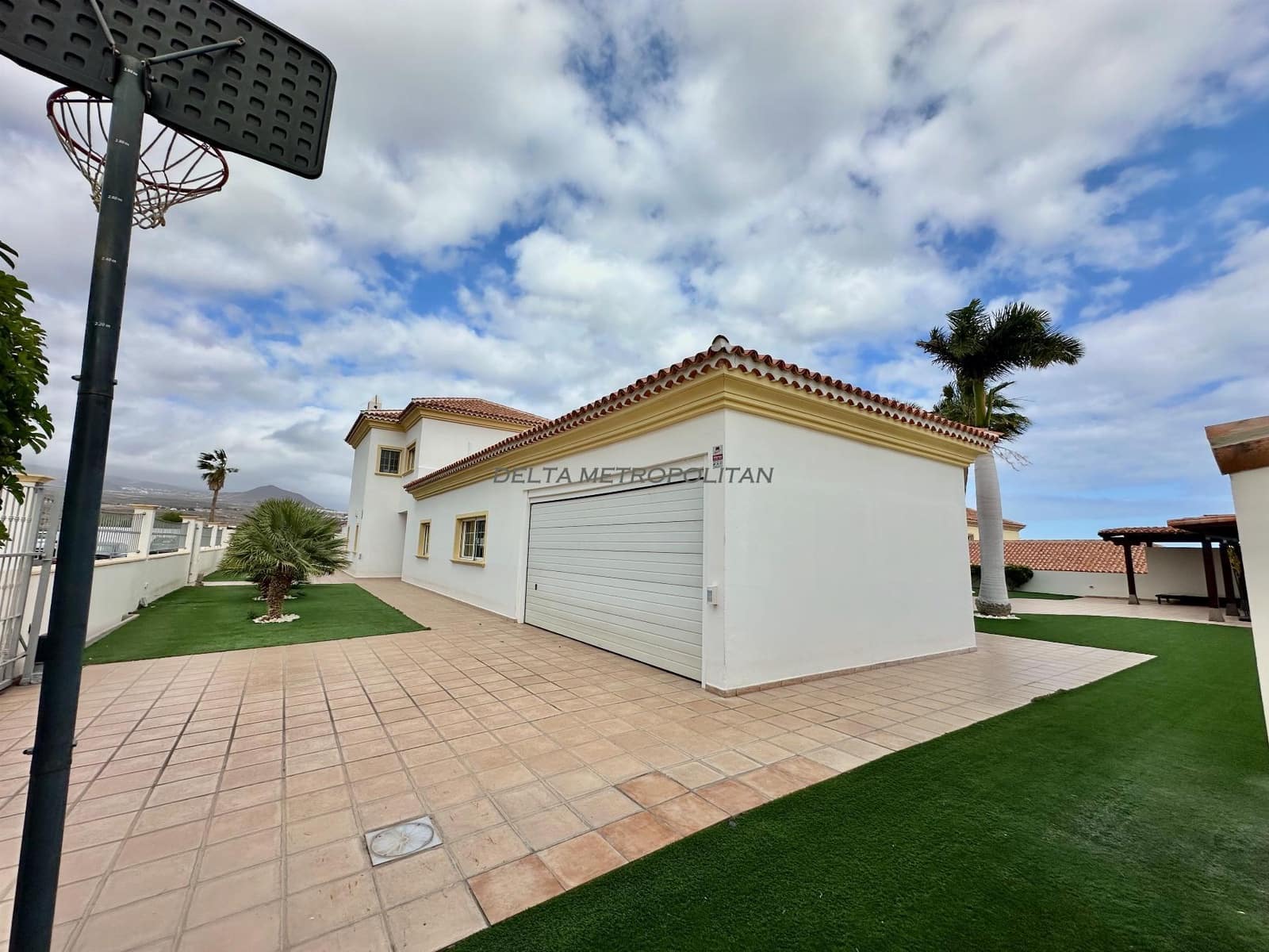 4 soveværelse Villa til salg i Golf del Sur med swimmingpool garage - € 1.600.000 (Ref: 8830415)