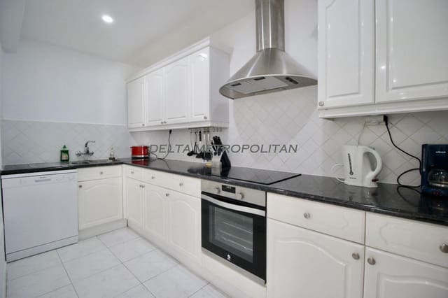 3 soverom Kjedet enebolig til salgs i San Miguel de Abona med svømmebasseng - € 2 500 (Ref: 8948176)