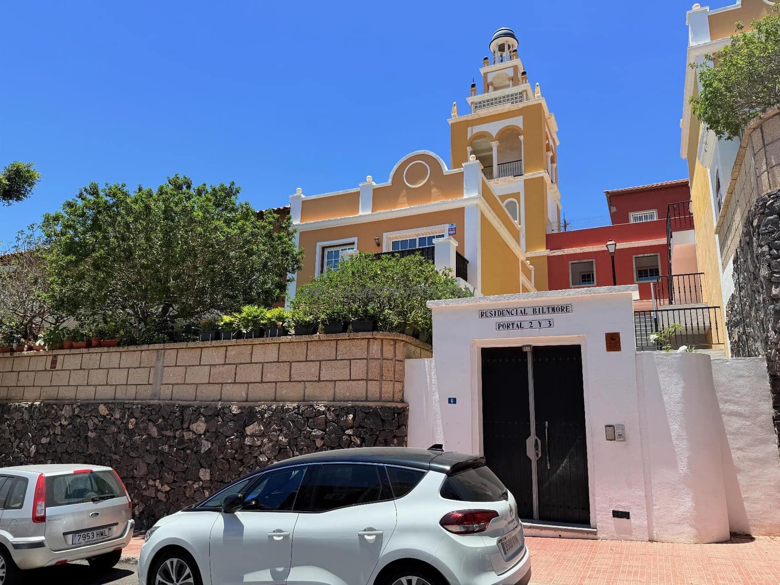 2 soveværelse Lejlighed til salg i Llano del Camello med swimmingpool garage - € 275.000 (Ref: 9126297)