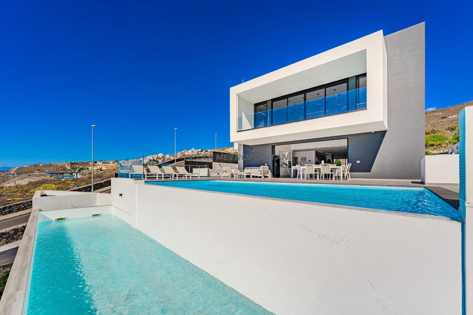 5 soveværelse Villa til salg i Armenime med swimmingpool garage - € 3.299.000 (Ref: 9126298)