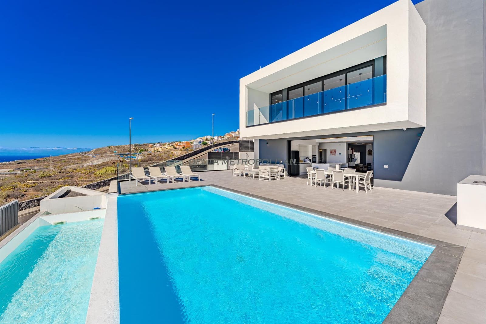 5 soveværelse Villa til salg i Armenime med swimmingpool garage - € 3.299.000 (Ref: 9126298)