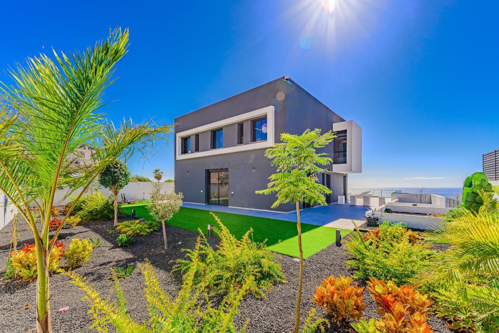 5 soveværelse Villa til salg i Armenime med swimmingpool garage - € 3.299.000 (Ref: 9126298)