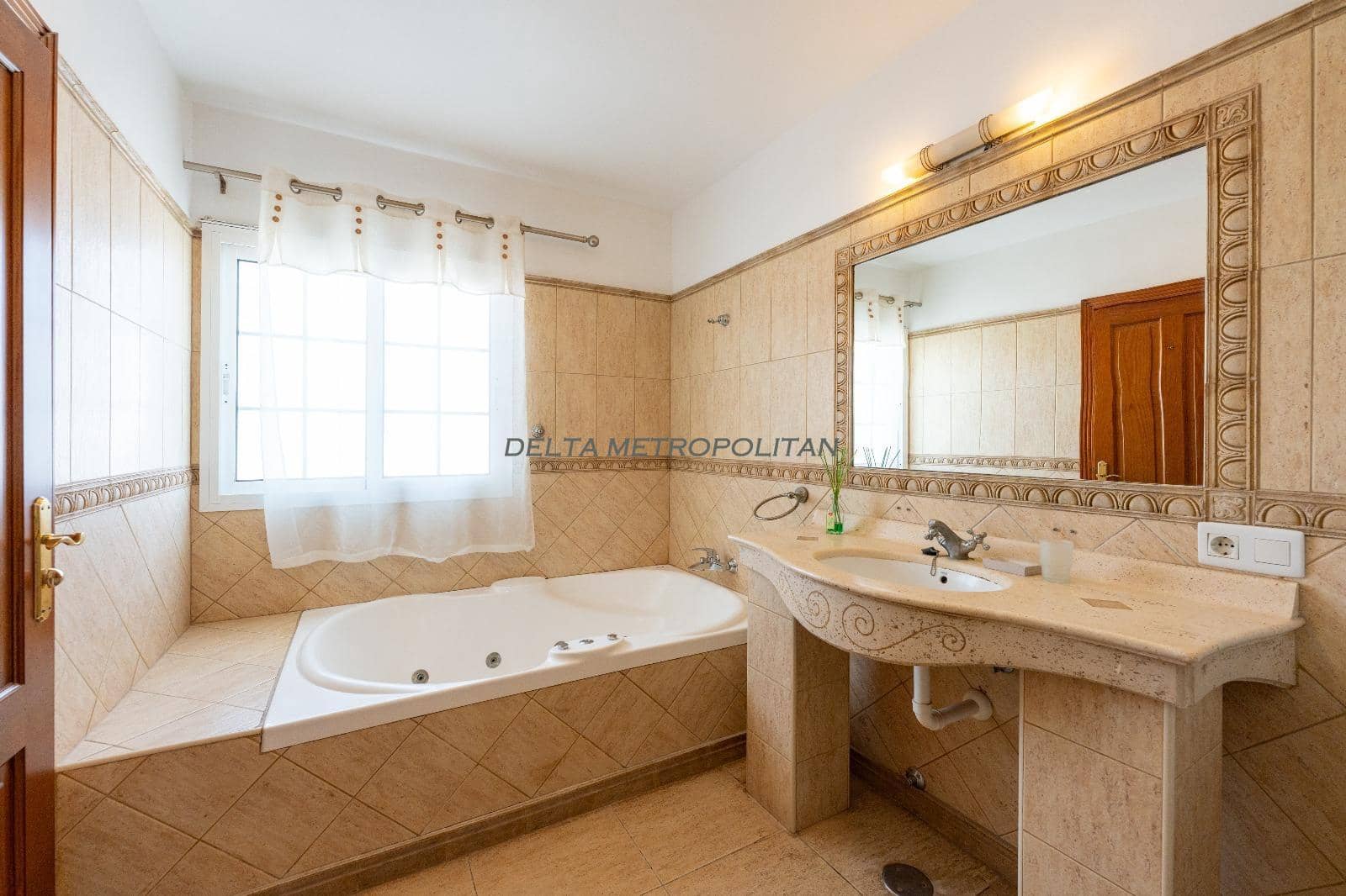 7 bedroom Villa for sale in Golf del Sur with pool garage - € 1,800,000 (Ref: 9195049)